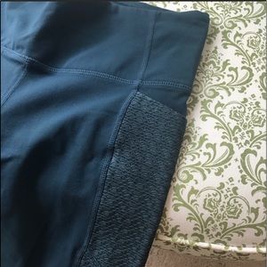 Athleta High-rise Chatarunga Capri